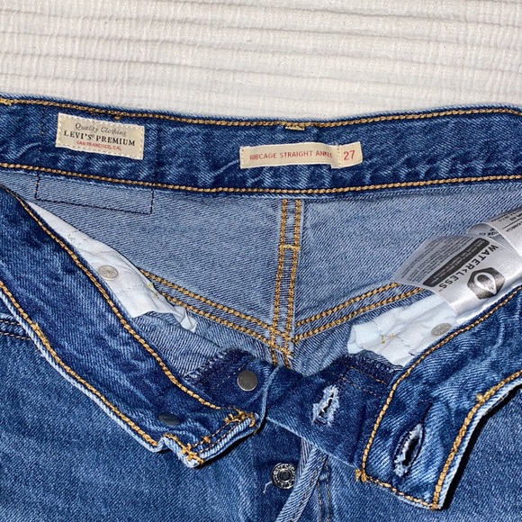 Levi Jeans - Picture 6 of 6